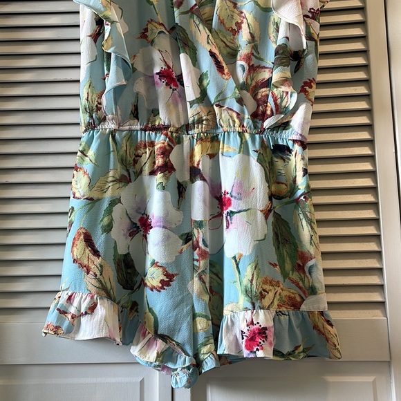 Cute summer, dressy romper - Picture 3 of 7